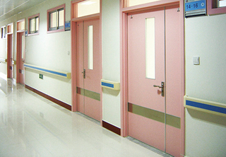 Manual hospital door